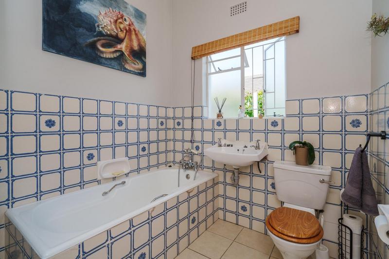 3 Bedroom Property for Sale in Harfield Village Western Cape